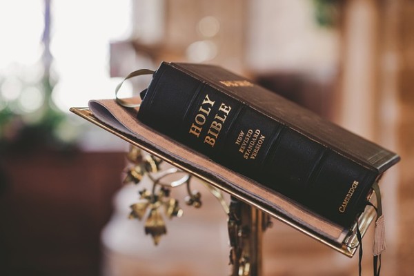 8 bijbel 600 (© pixabay)