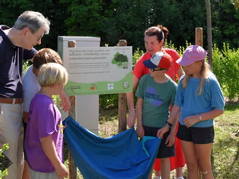 Ecokerk lanceert campagne met Laudato Si'-boom in wzc De Kleithoeve in Maldegem